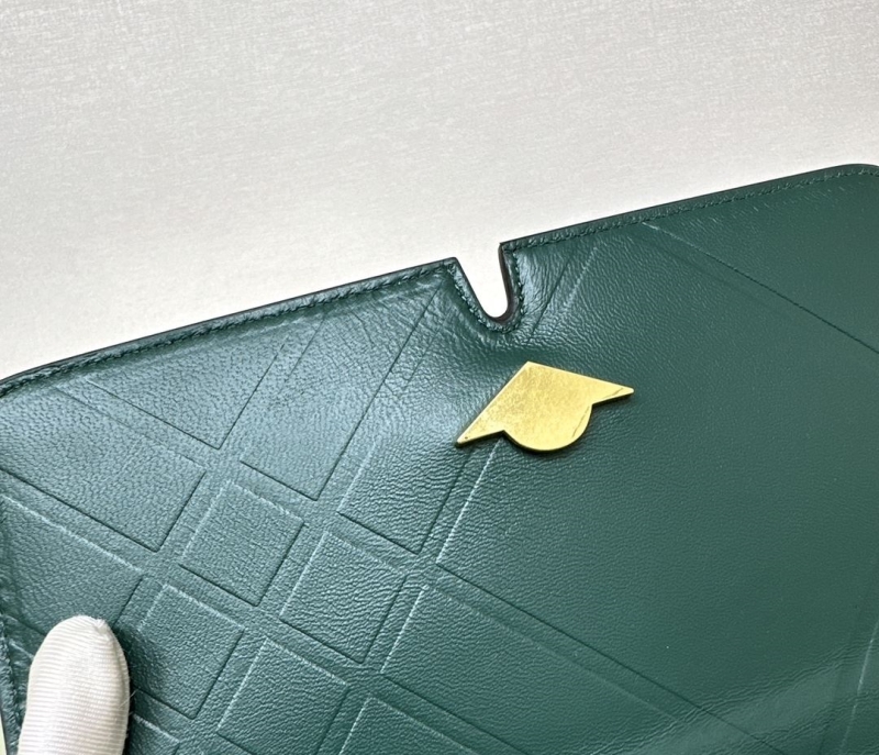 Bv*b*rry satchel bags